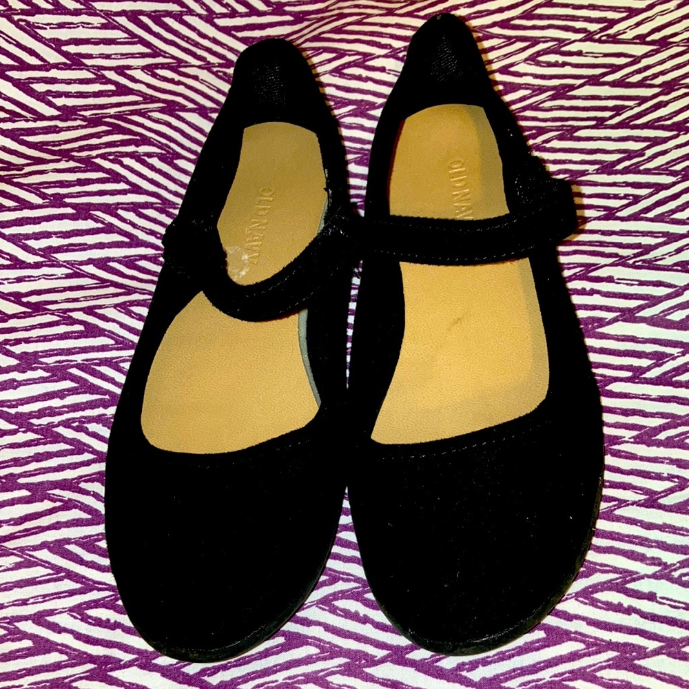 Old Navy black suede like shoes